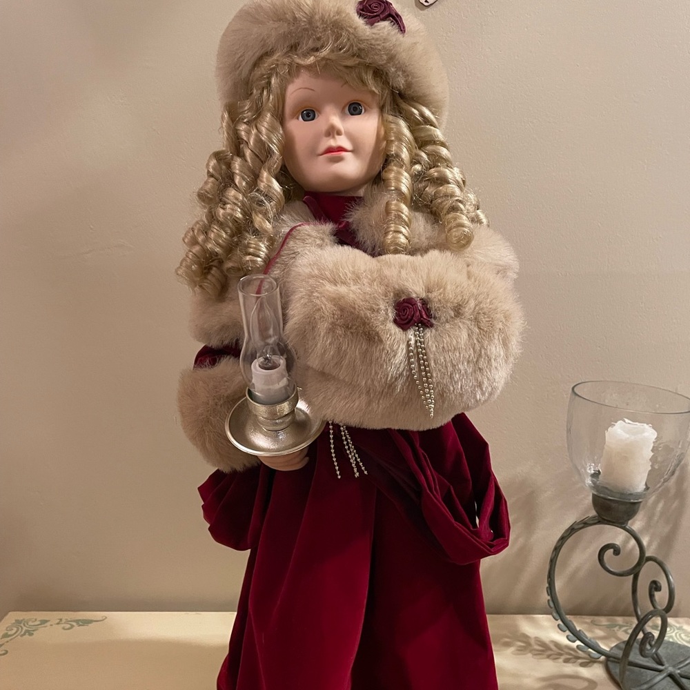 Beautiful moving Victorian doll - Picture 7 of 7